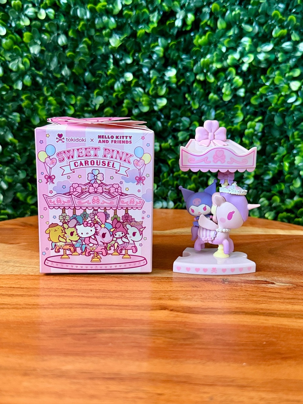 Tokidoki x Hello Kitty & Friends Sweet Pink Carousel, Kuromi